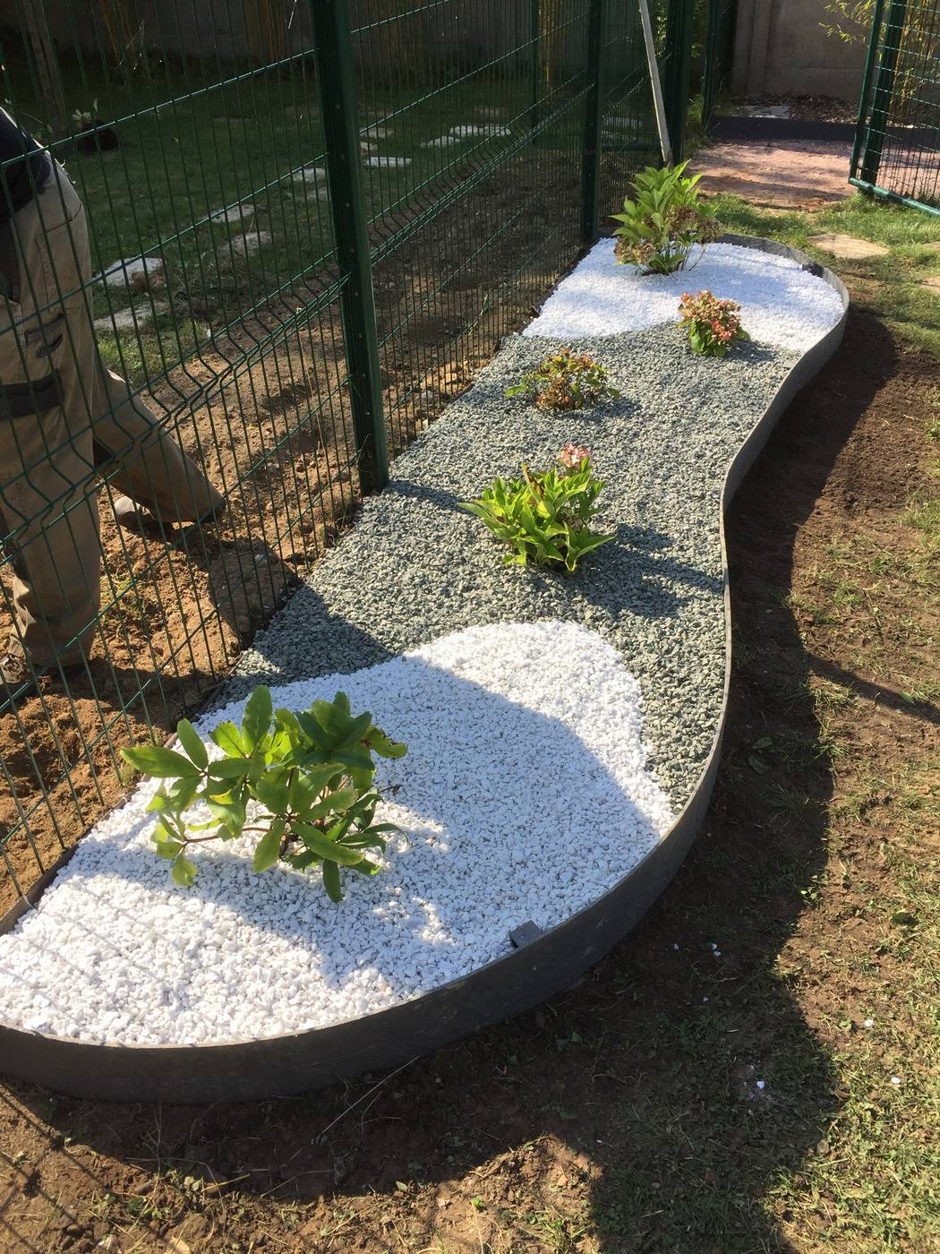 Création d'un petit massif en paillage minéral