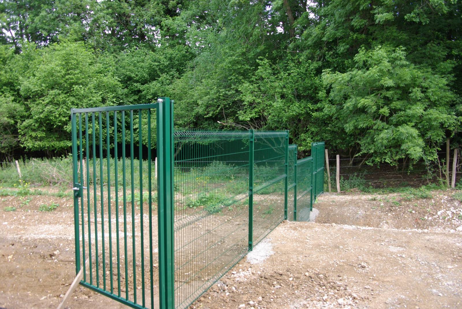 Faire appel à une entreprise pour l'installation d'une clôture rigide  pour particuliers, collectivités et copropriété secteur d'Yvetot